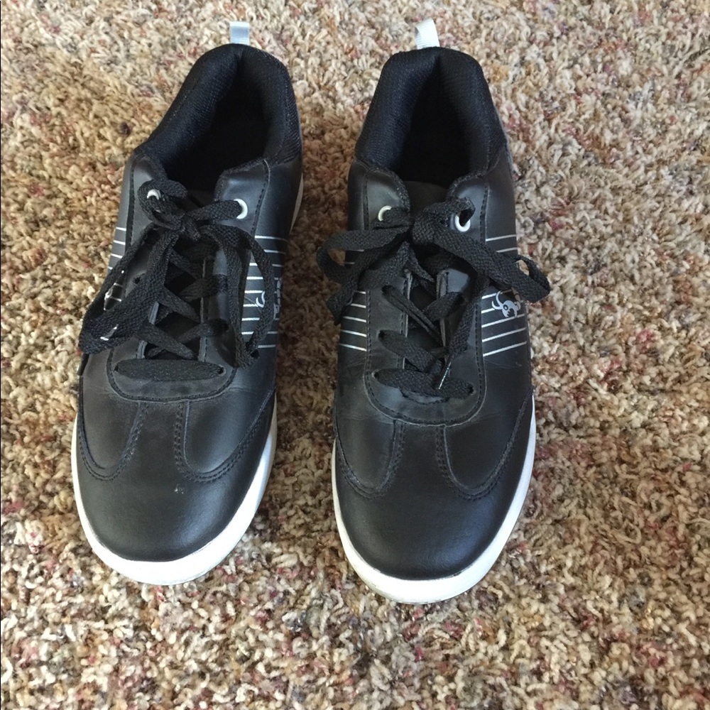 Men’s golf shoes.